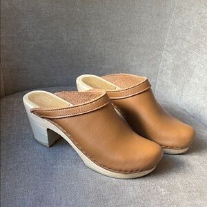 No. 6 old school high heel clog in tan sz. 39